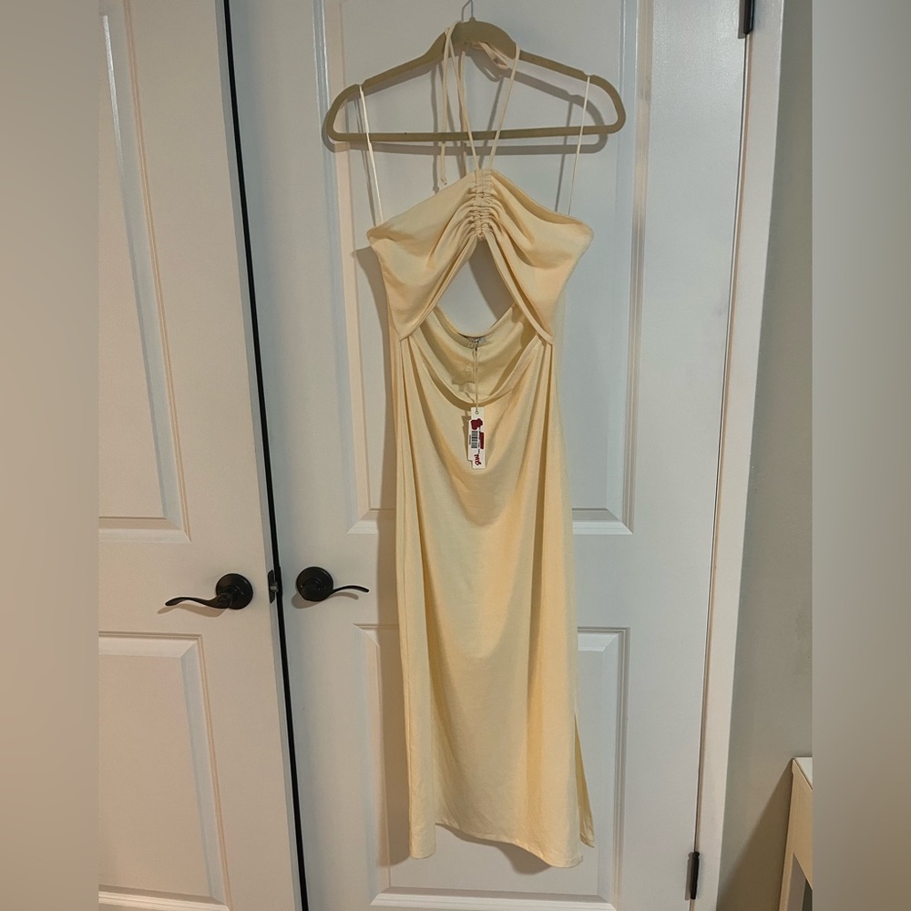 😍Ivory Cutout Dress